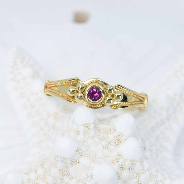 Garnet Classical Ring