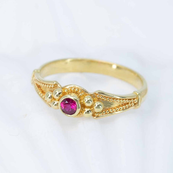 Ruby Classical Ring