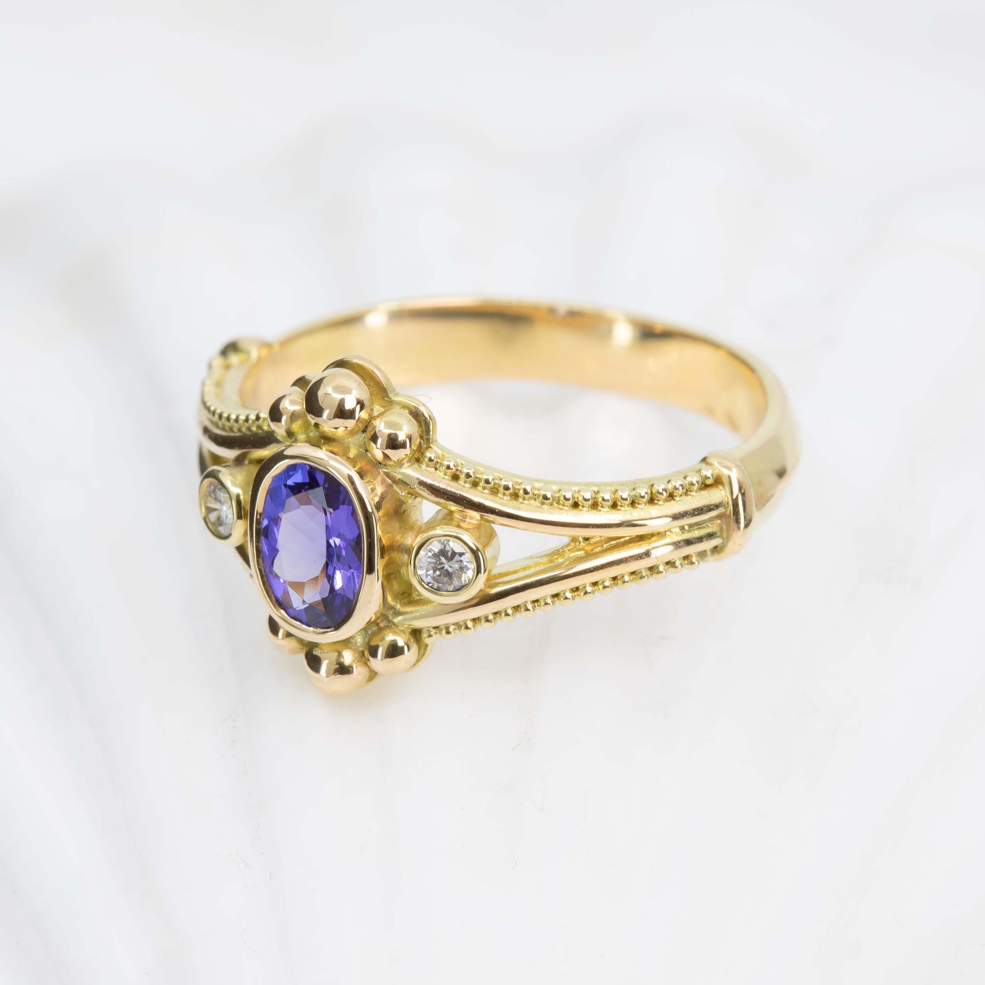 Tanzanite & Diamond Classical Ring