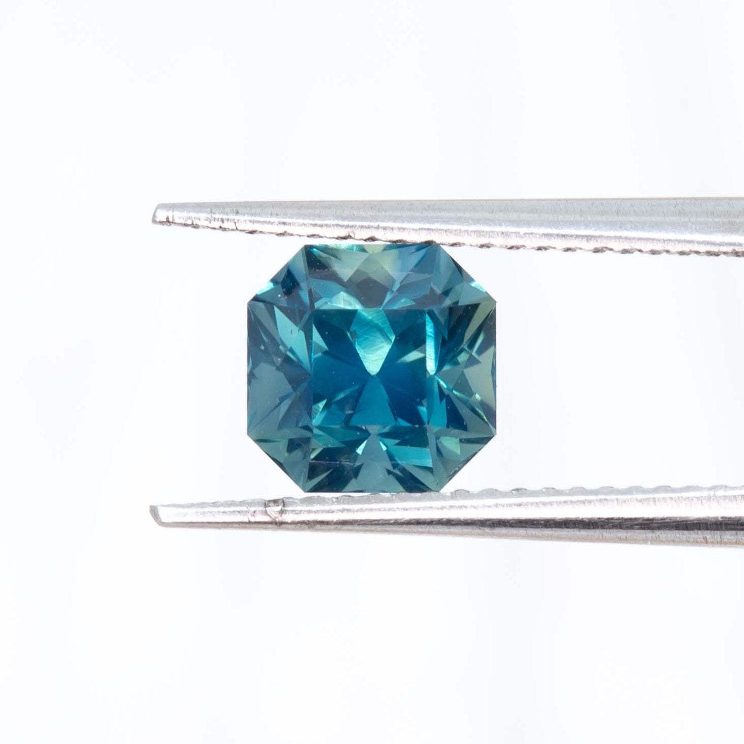 ブルーサファイア1.06ct Blue Sapphire 1.24ct Inky Blue Sapphire Hexagon - Fantasy Cut 7.7x4.9mm