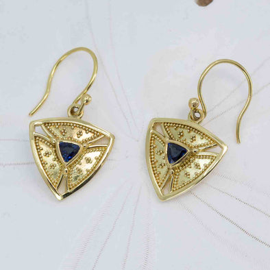 Blue Sapphire trinity earrings in granulated 18K gold