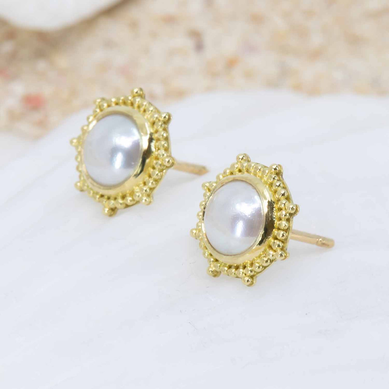 Pearl snowflake earrings in 18K Treasure Gold