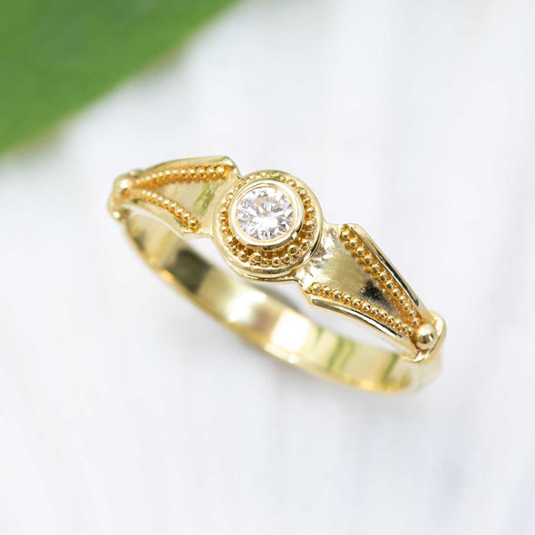 Diamond Classical Ring