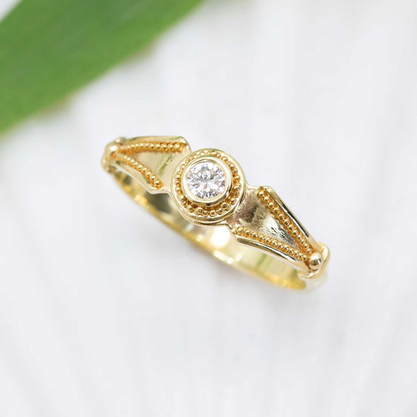 Diamond Classical Ring