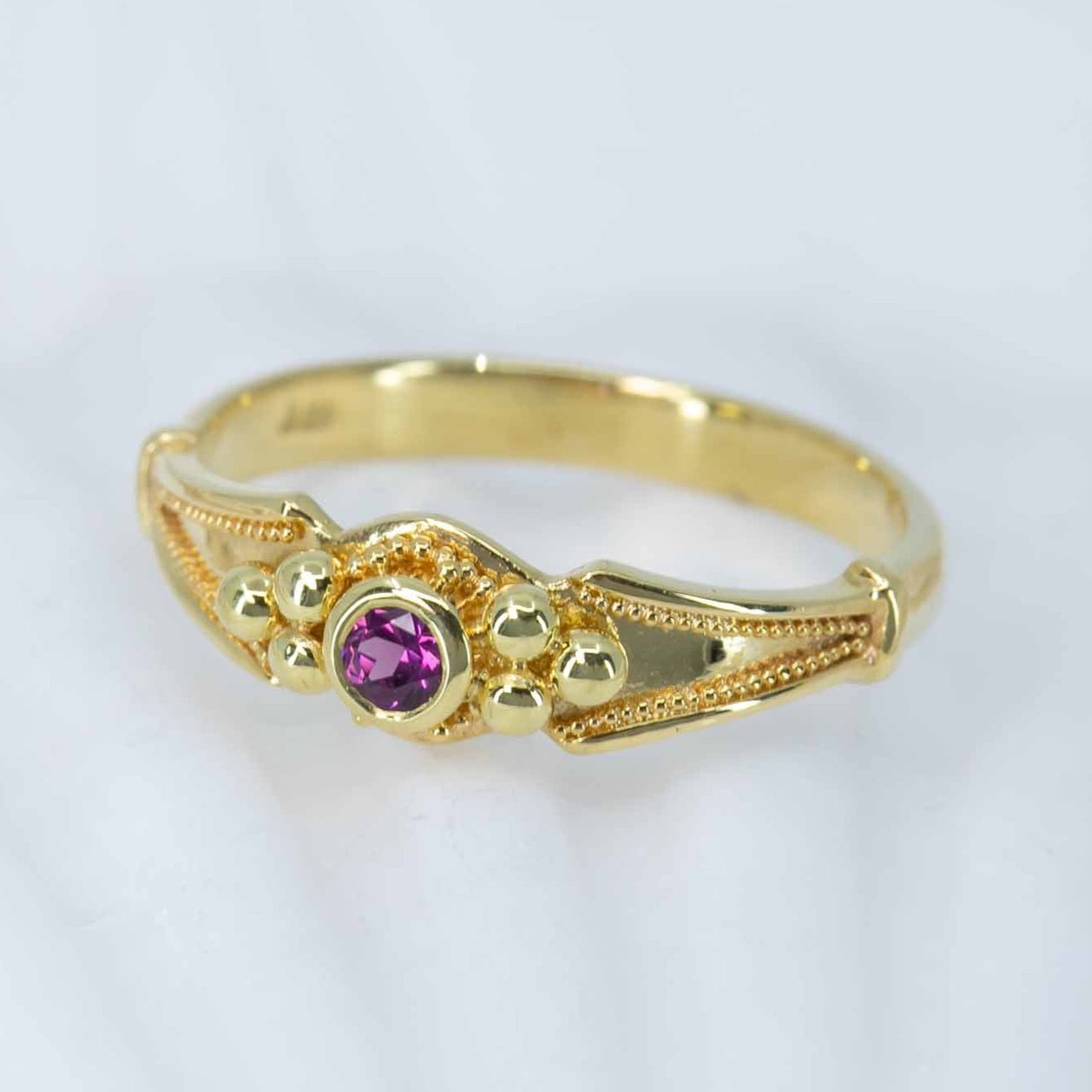 Garnet Classical Ring