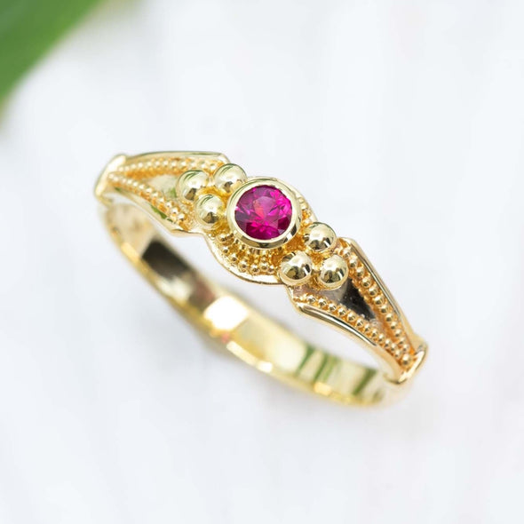 Ruby Classical Ring