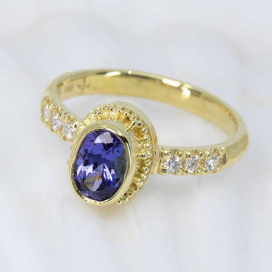 Tanzanite & Diamond Classical Treasure Ring