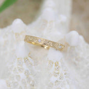 Diamond Vintage Wave band in 18K Treasure Gold