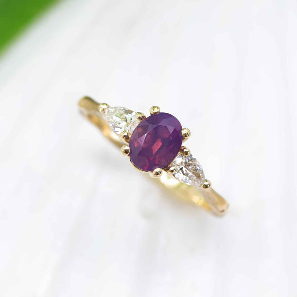 Opalescent Pink Sapphire Bamboo Jewel Ring