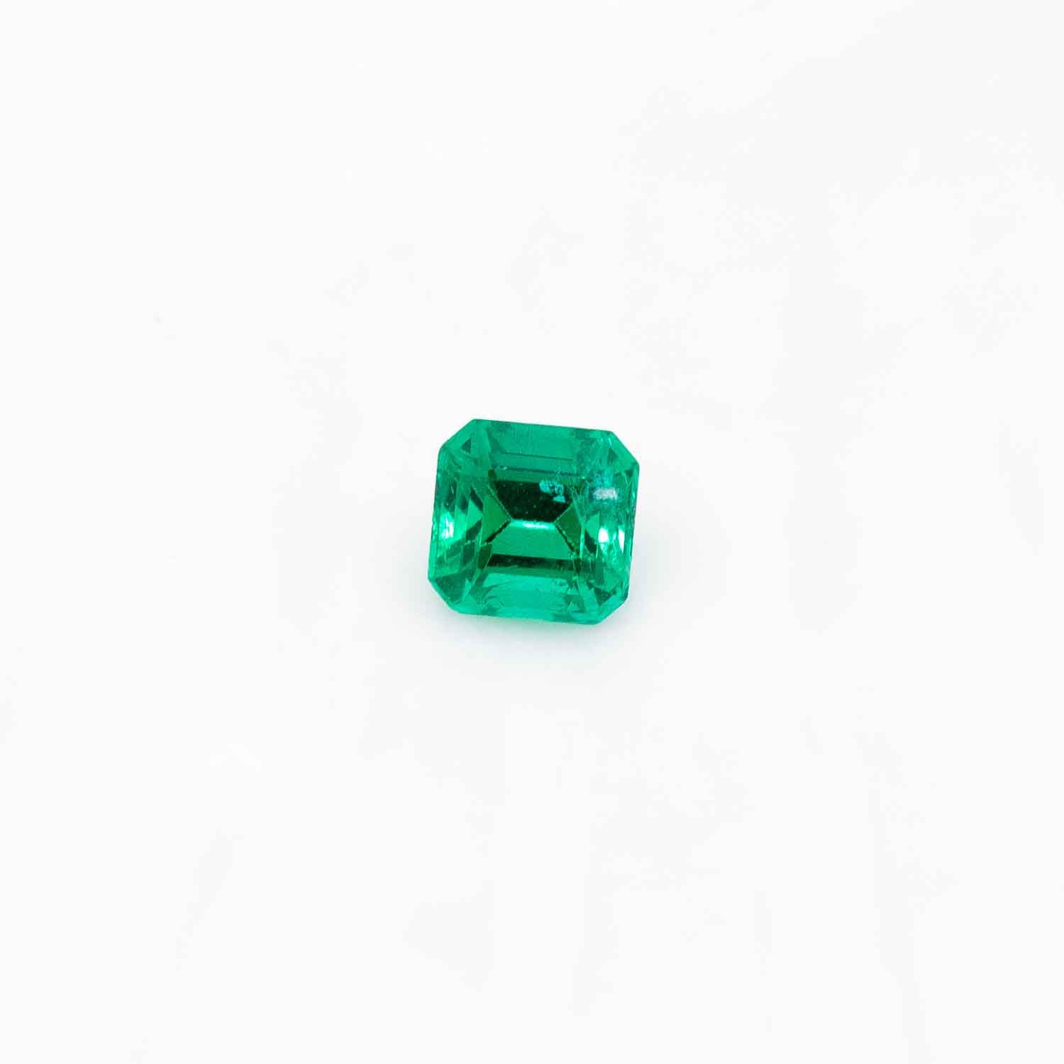 Vibrant emerald 0.95ct