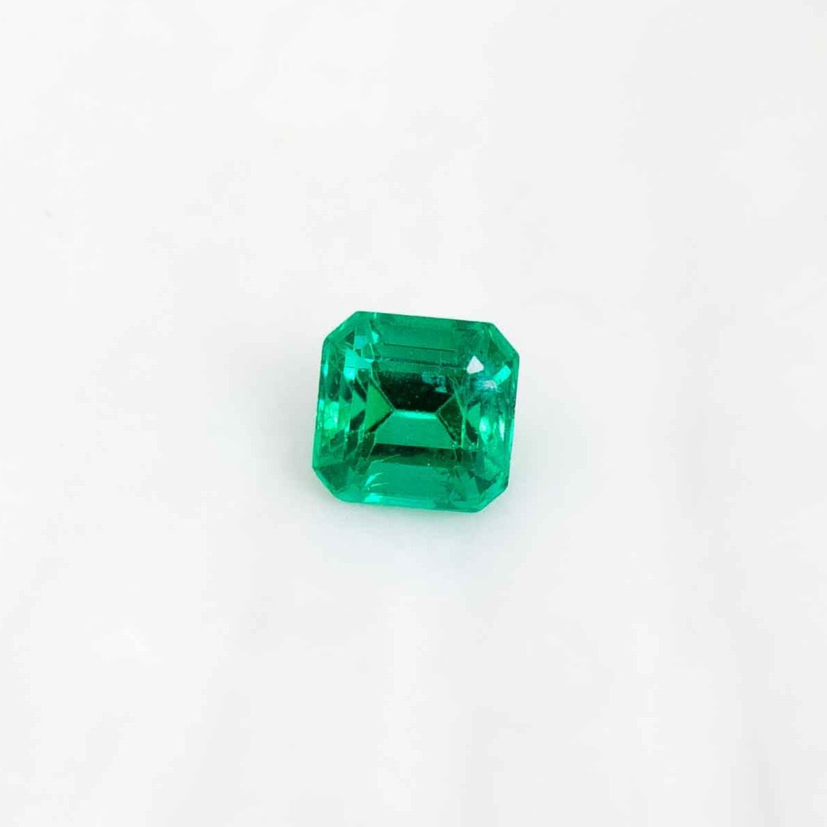 Vibrant emerald 0.95ct