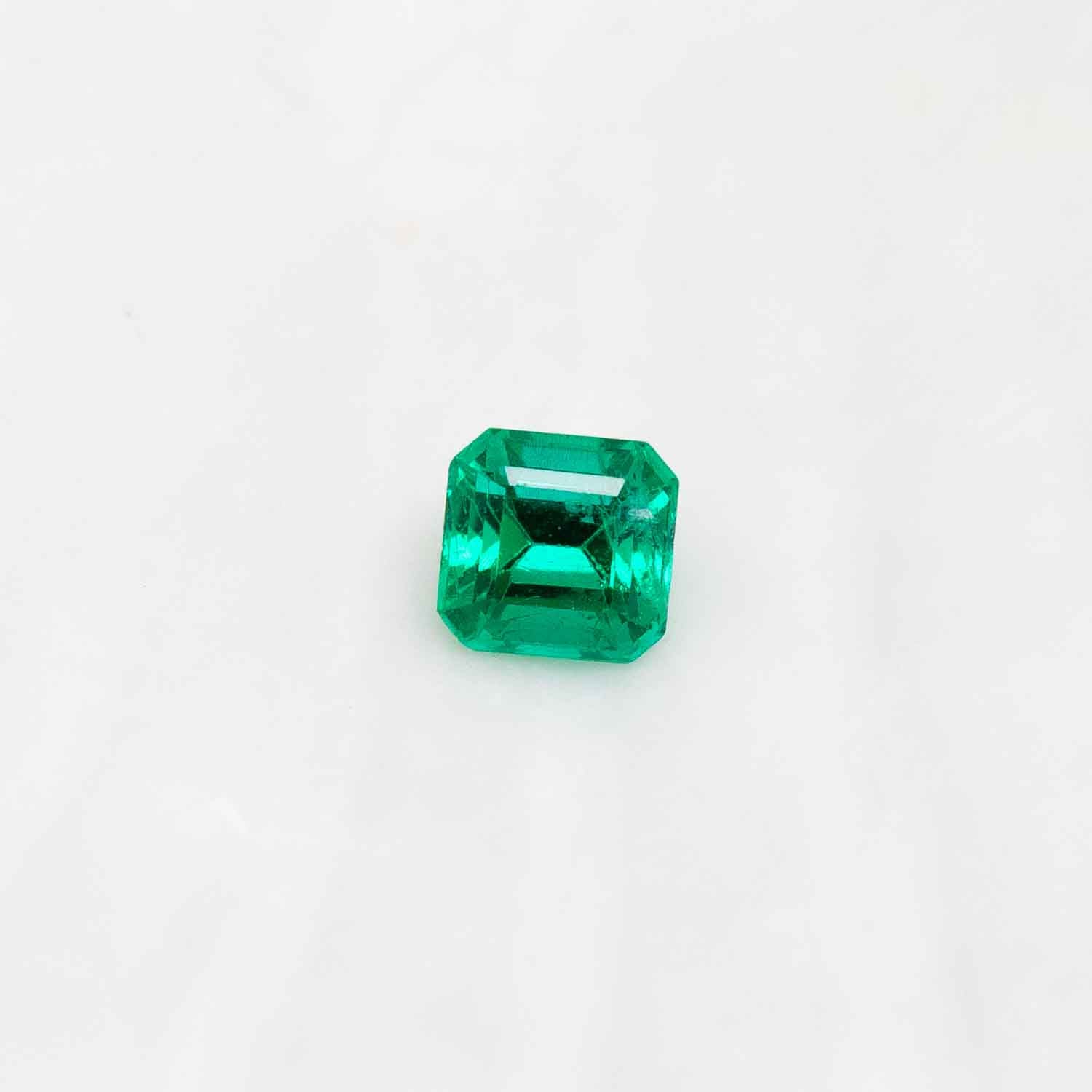 Vibrant emerald 0.95ct