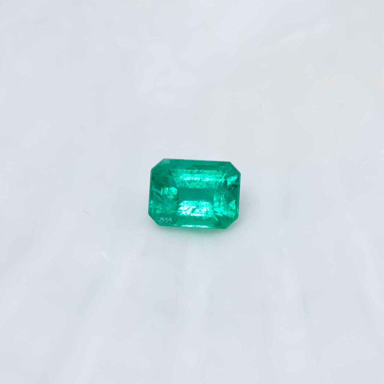 Vibrant grassy-green emerald 1.40ct