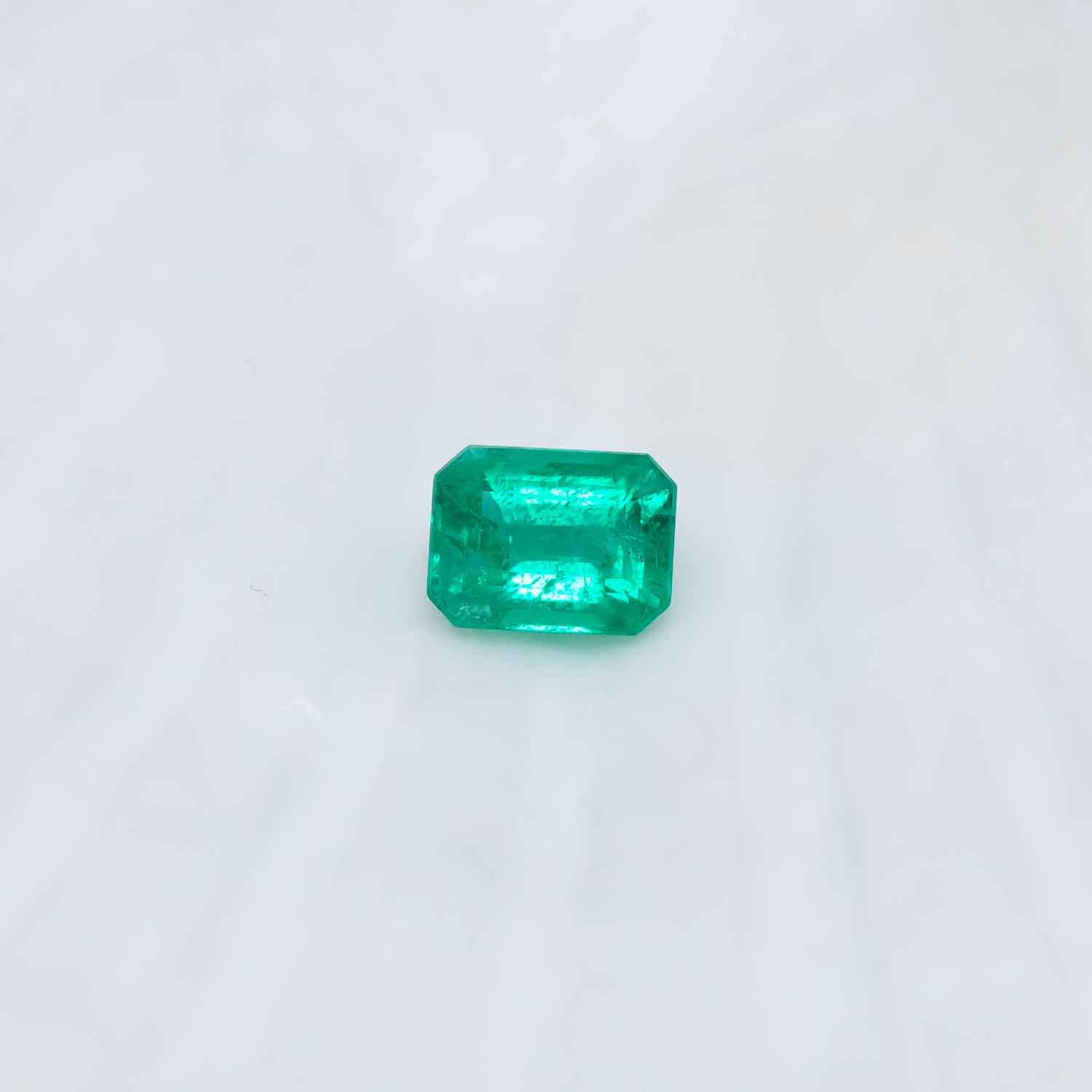 Vibrant grassy-green emerald 1.40ct