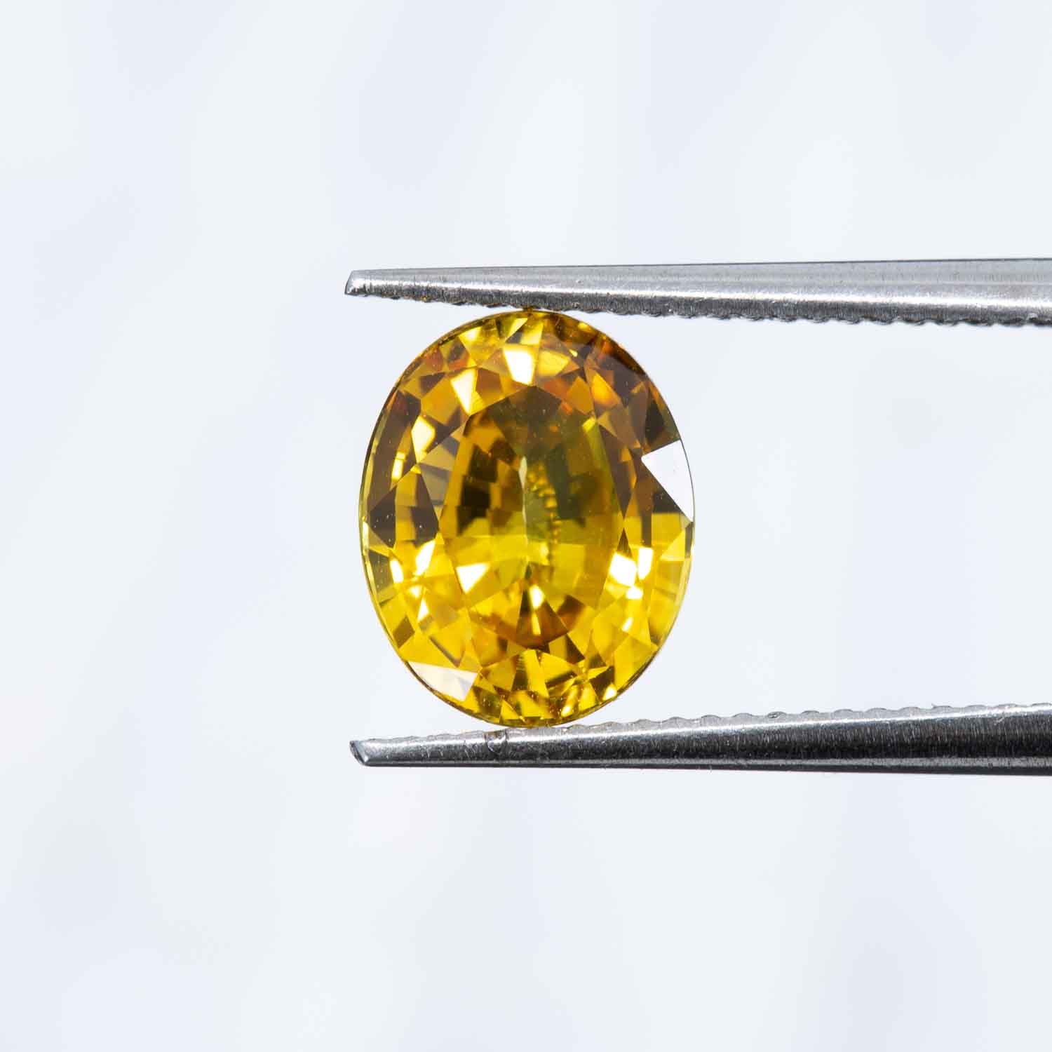 Yellow sapphire oval 1.95ct