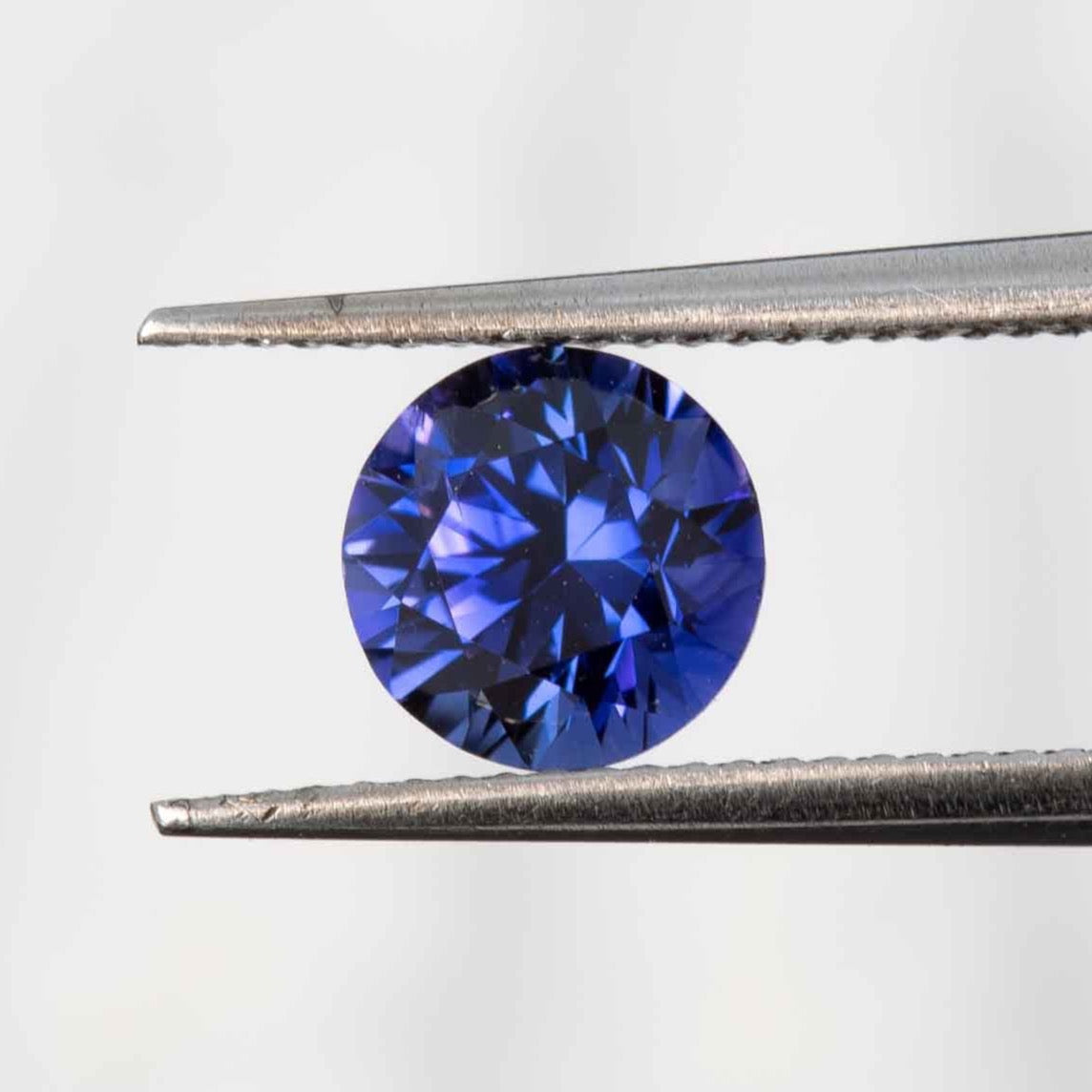 Violet sapphire round 1.06ct