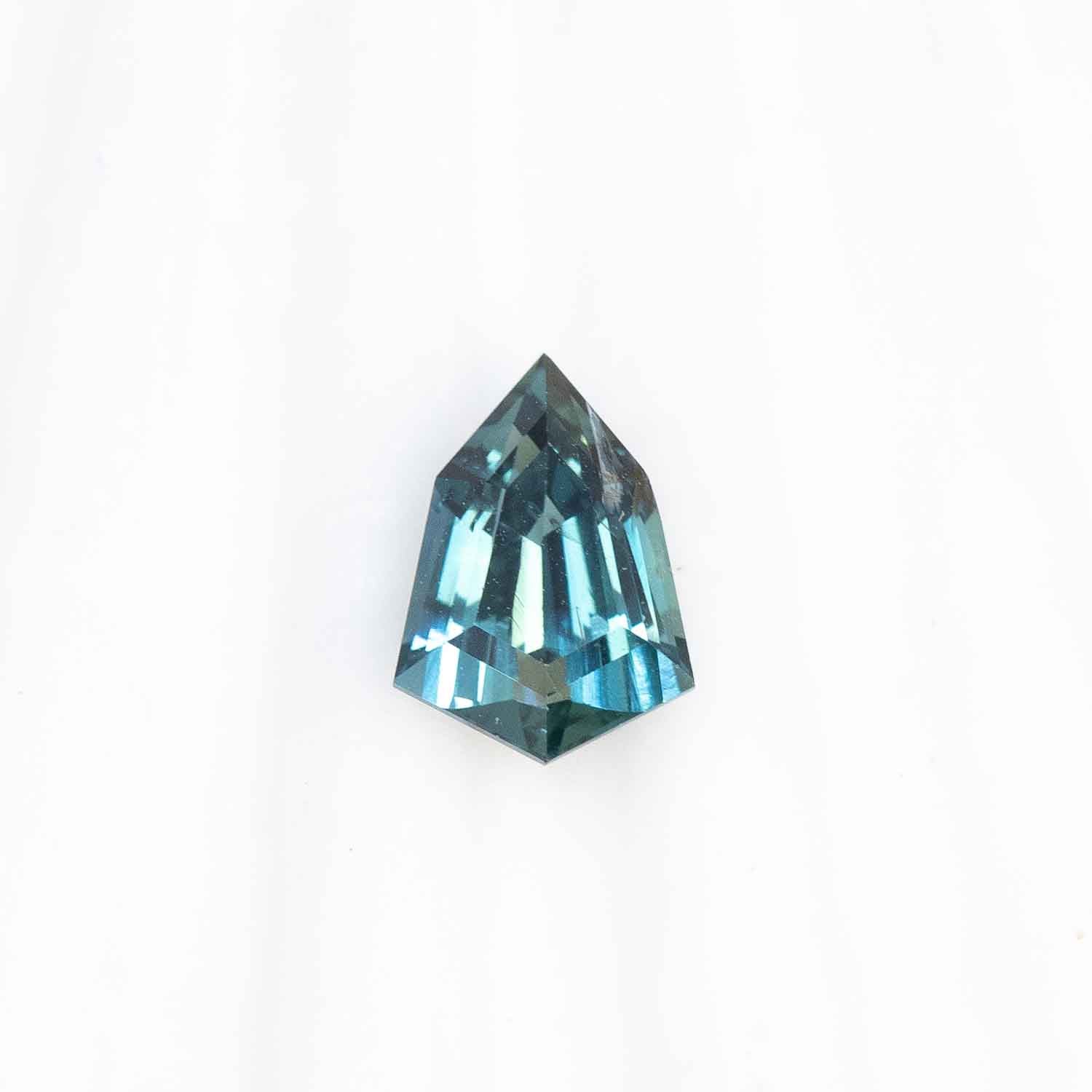 Shield-cut blue sapphire 1.07ct