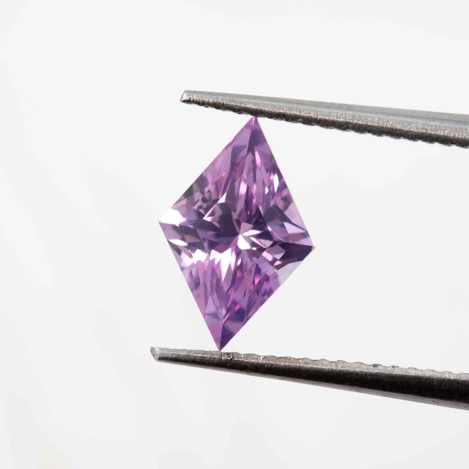 Diamond-shaped pink sapphire 1.11ct