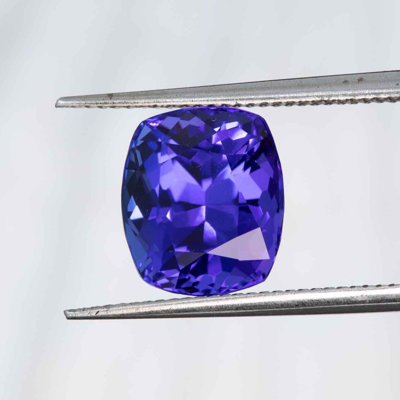 Cushion-cut tanzanite 4.19ct