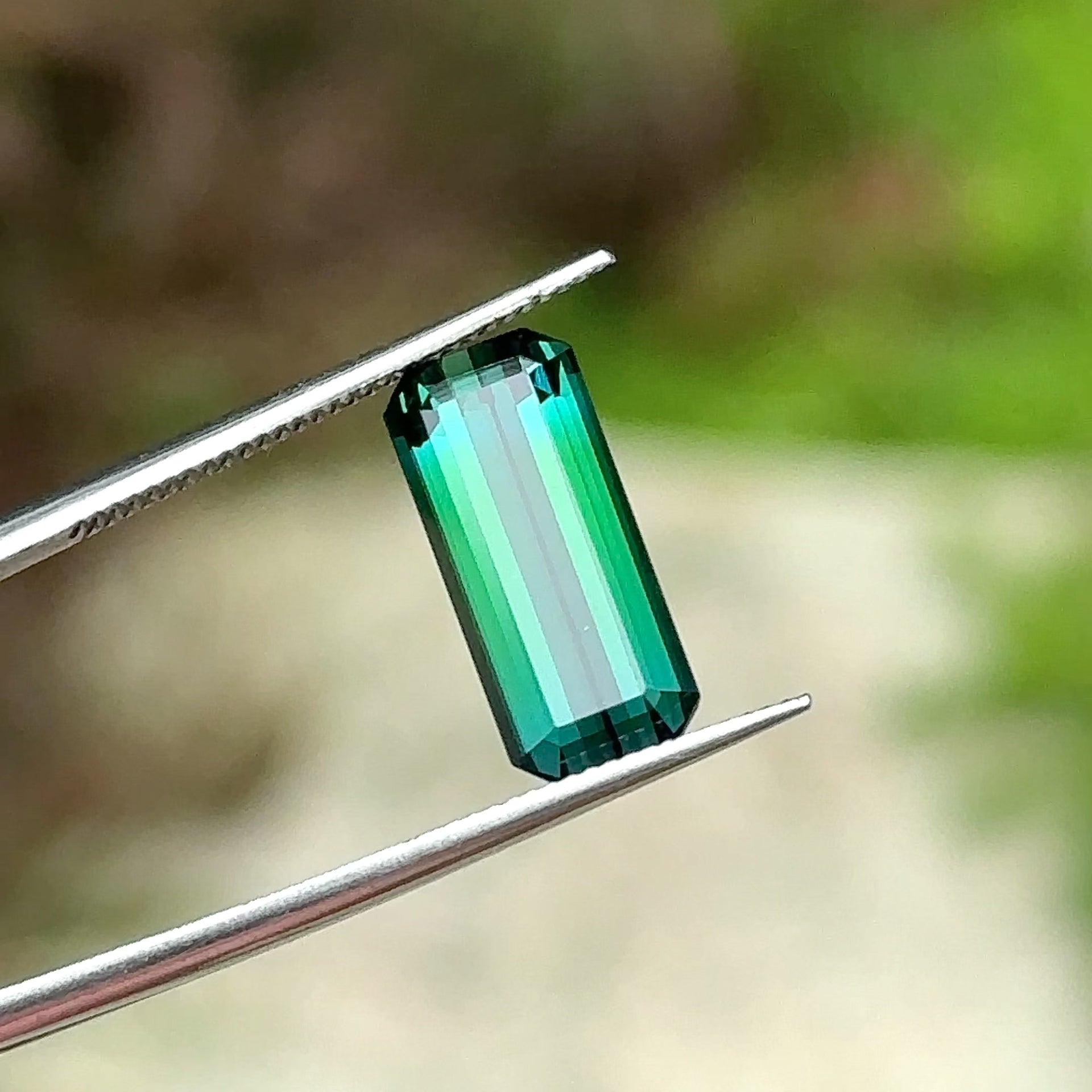 Blue to green tourmaline 3.6cts