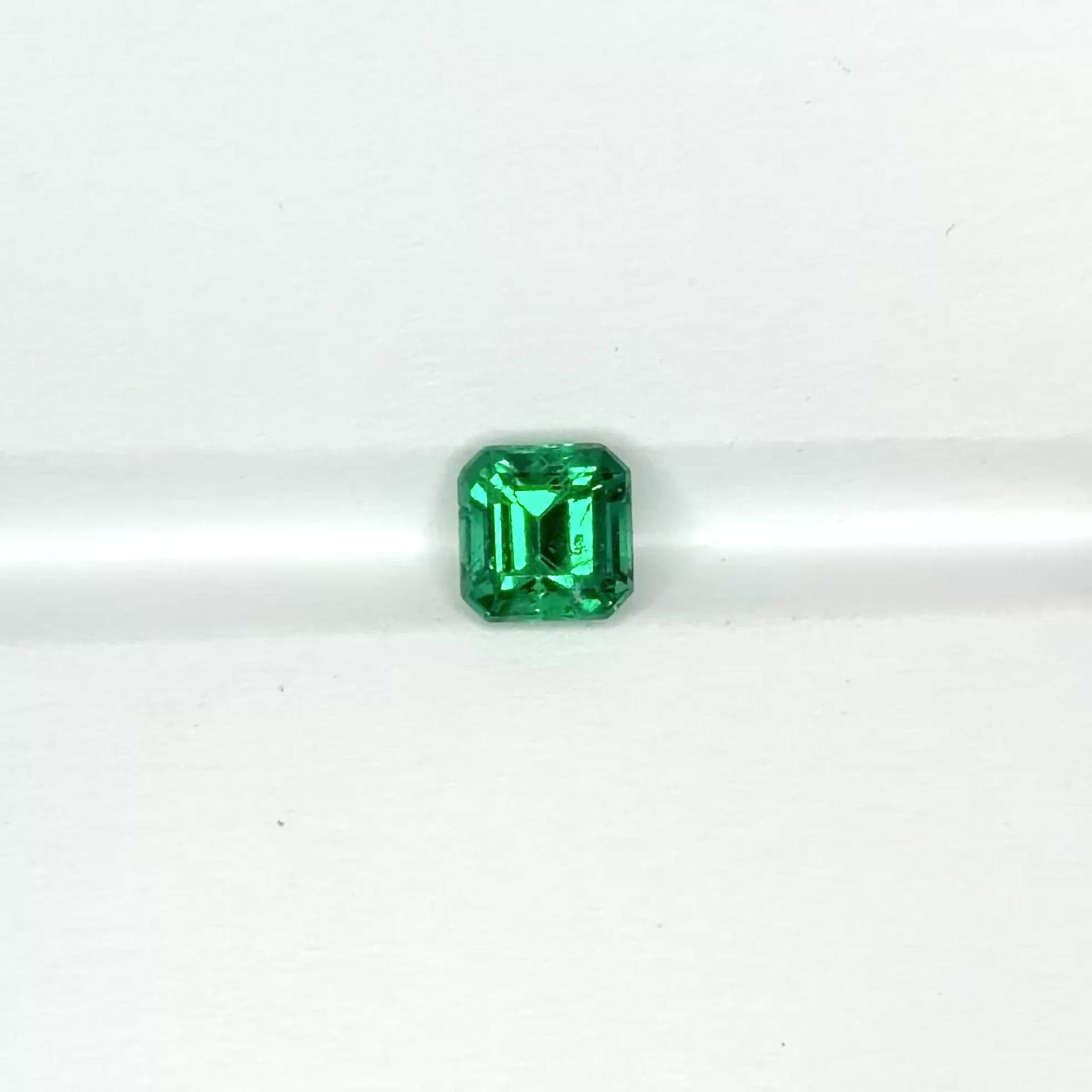 Vibrant Emerald (0.95ct)