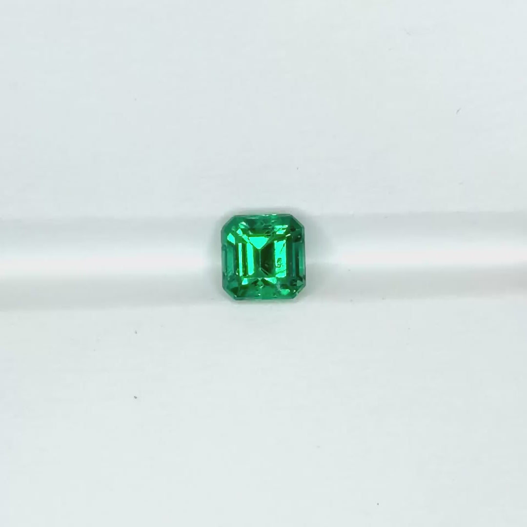 Vibrant Emerald (0.95ct)