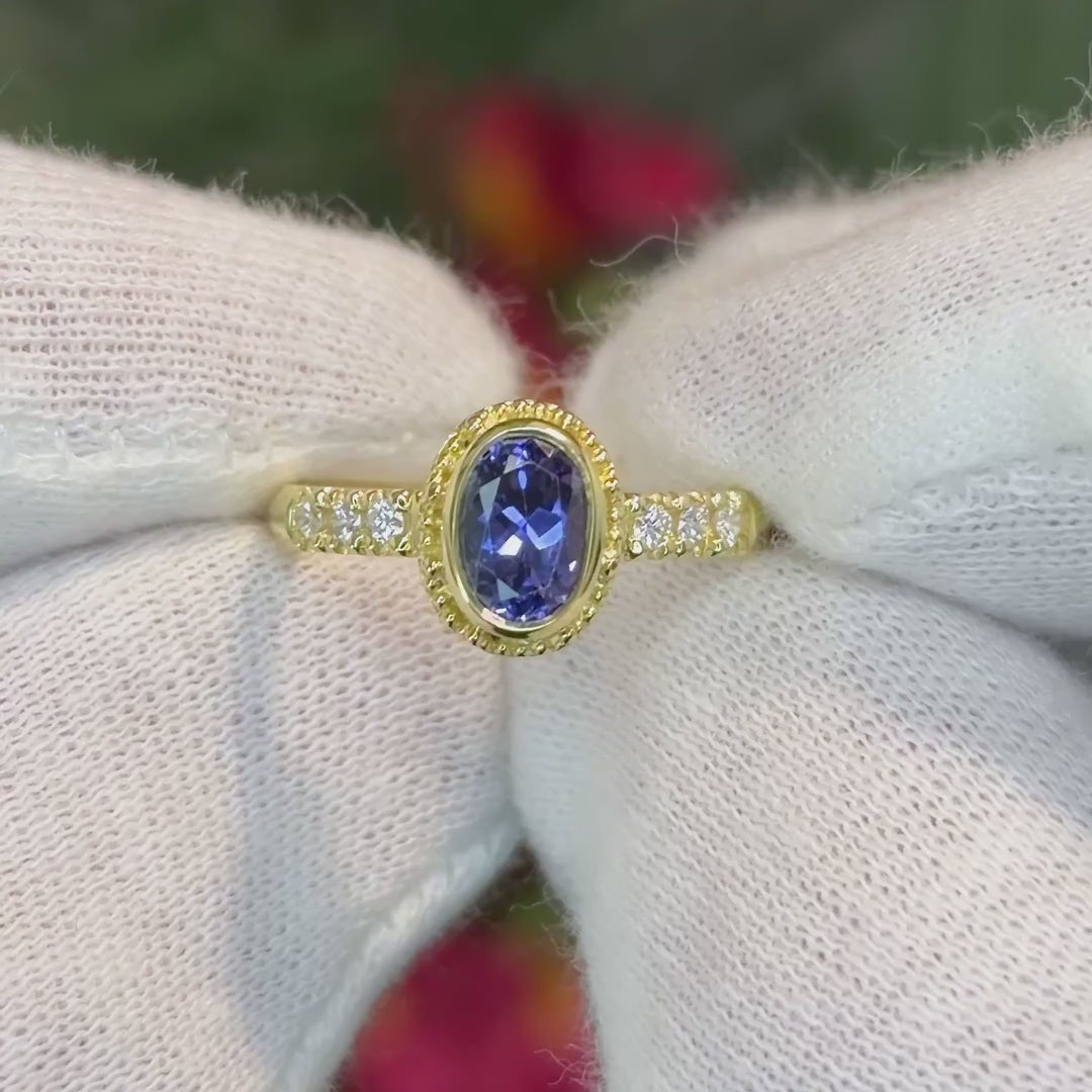 Tanzanite & Diamond Classical Treasure Ring
