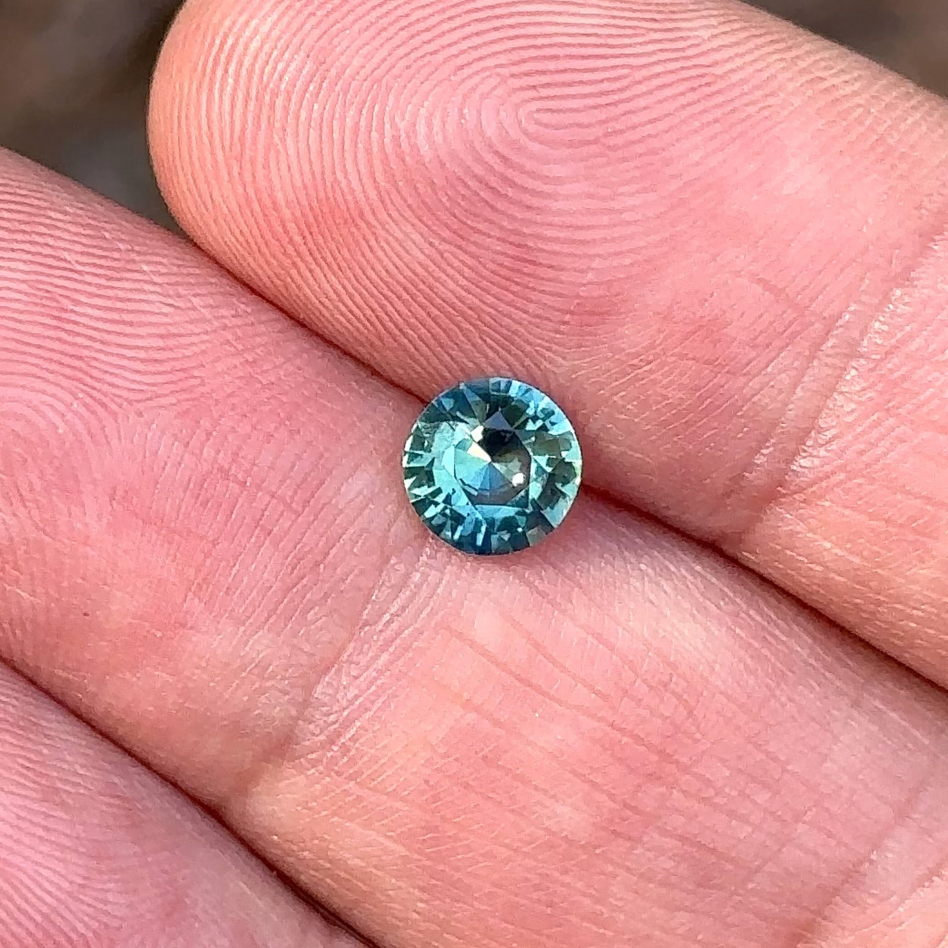 Light blue-green sapphire 1.16ct