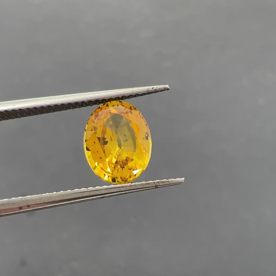 Yellow sapphire oval 1.95ct