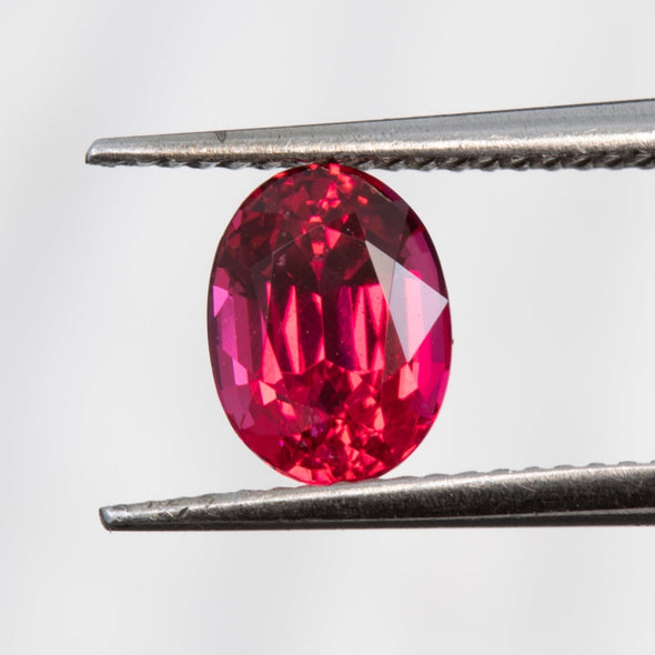 Vibrant Pink Spinel oval 1.0ct