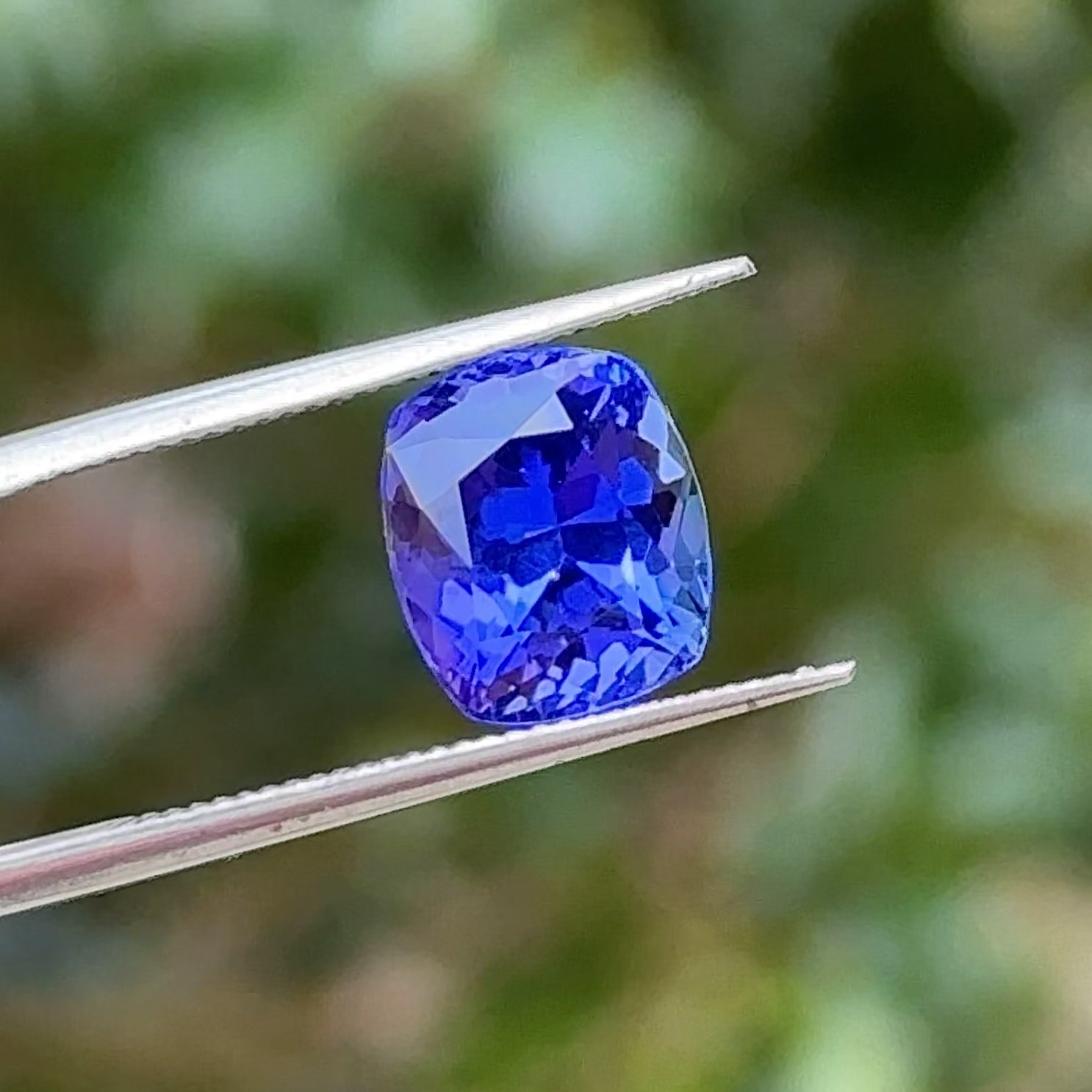 Cushion-cut tanzanite 4.19ct