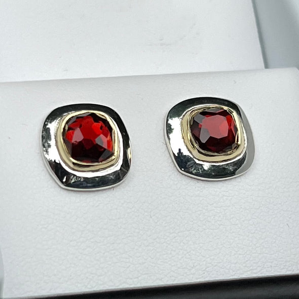 Marianas Garnet Earrings
